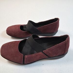 Clarks Elegant Maroon Suede Loafers